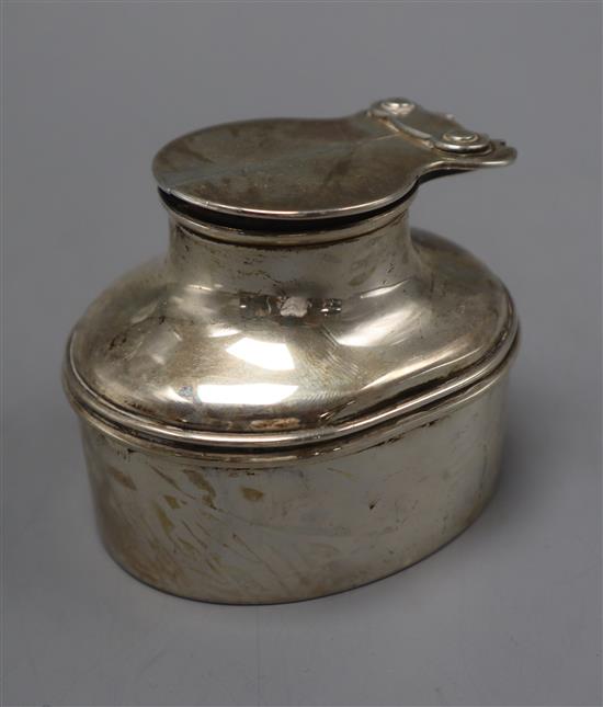 An American sterling table lighter, height 5.8cm.